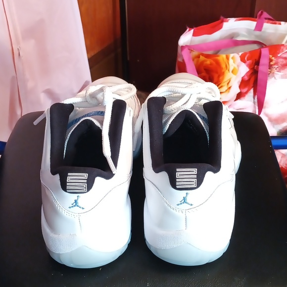 Air Jordans - Picture 7 of 11